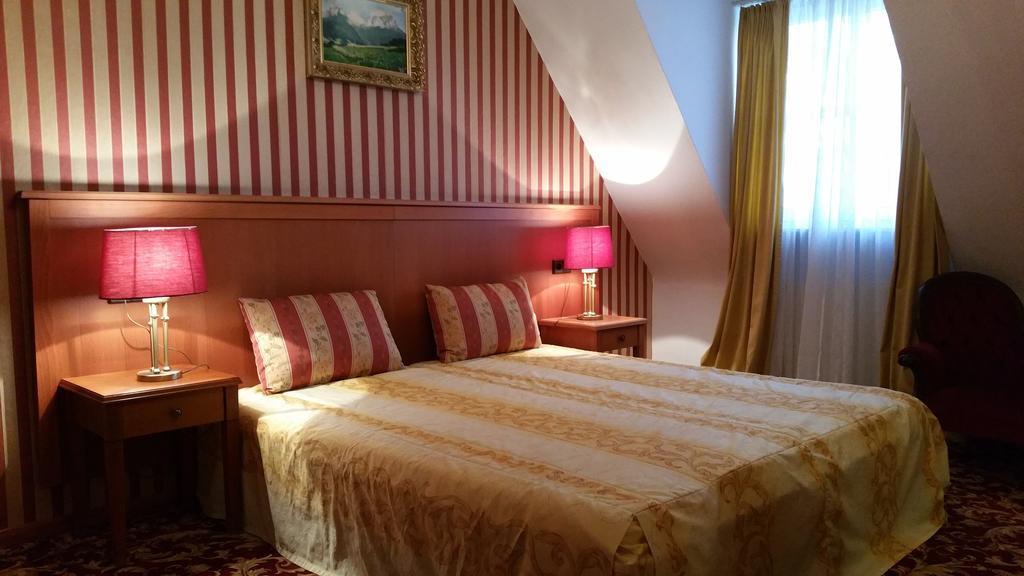 Landhaus Rebstock Worms Kamer foto